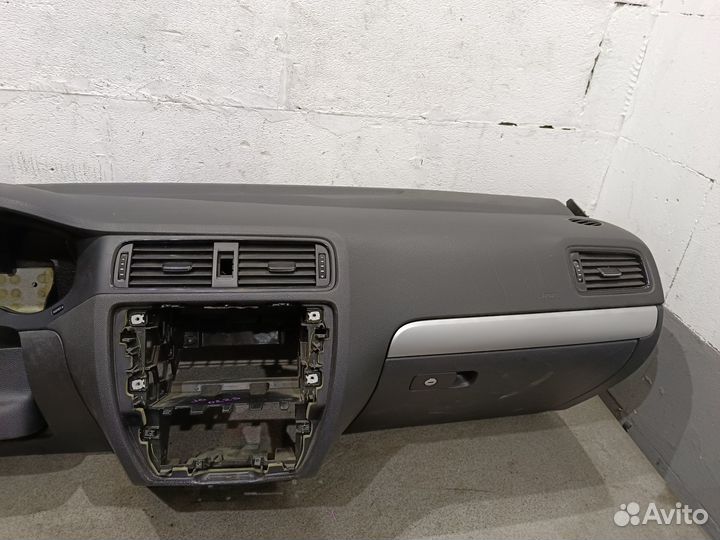 Торпеда в сборе Volkswagen Jetta 6 + декор