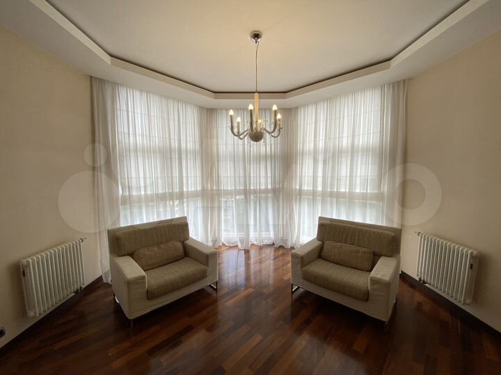 3-к. квартира, 120 м², 10/18 эт.