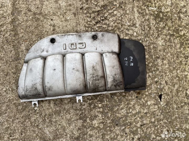 Декоративная крышка двигателя Mercedes 210 OM612