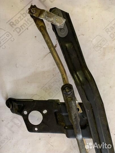 Трапеция стеклоочистителя левая Volkswagen Passat