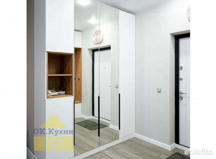 Зеркальный шкаф