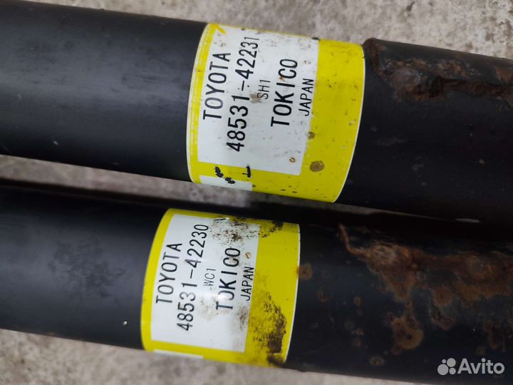 Амортизаторы задние Toyota RAV4 XA30