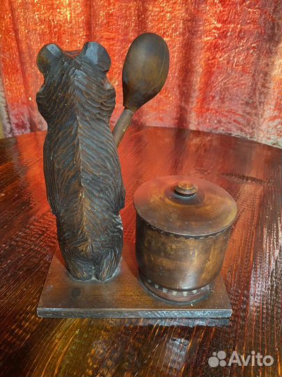 Медведь с бочонком