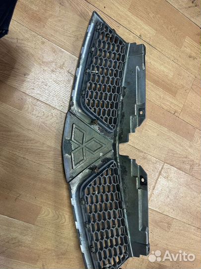 Решетка радиатора Mitsubishi L200 2006-2016