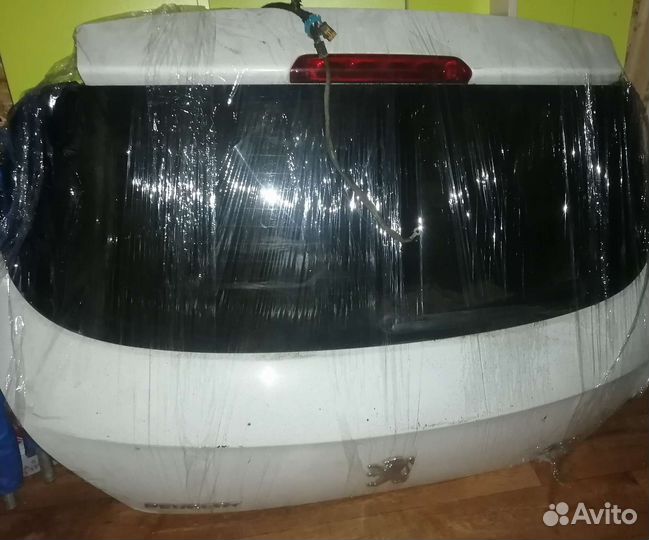Крышка багажника peugeot 308
