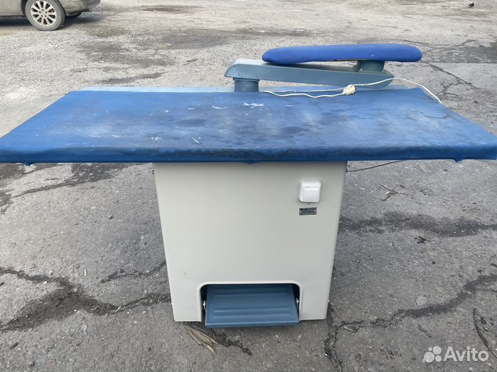 Гладильный стол