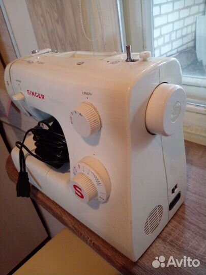 Швейная машина Singer