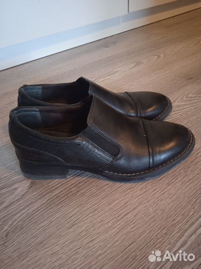 Обувь женская кожаная 39