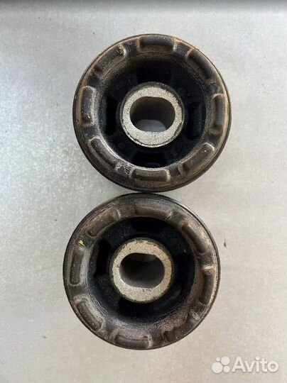 Сайлентблоки подрамника задние audi A4 VW passat 5