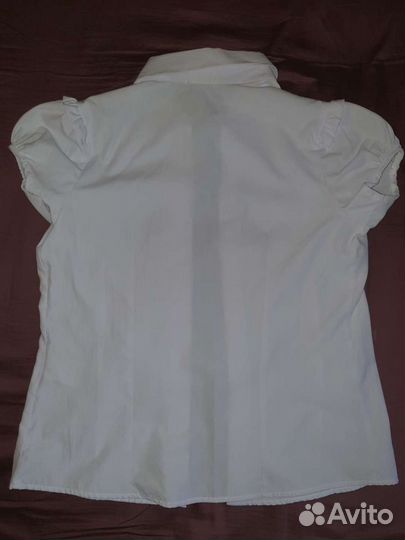 Продам рубашку белую школьную для девочки