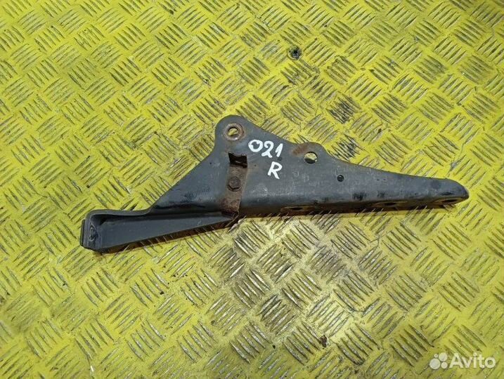 Кронштейн кабины правый Man Tga Tgx