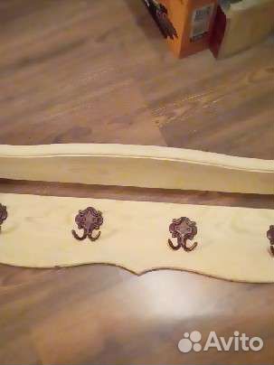 Вешалка деревянная