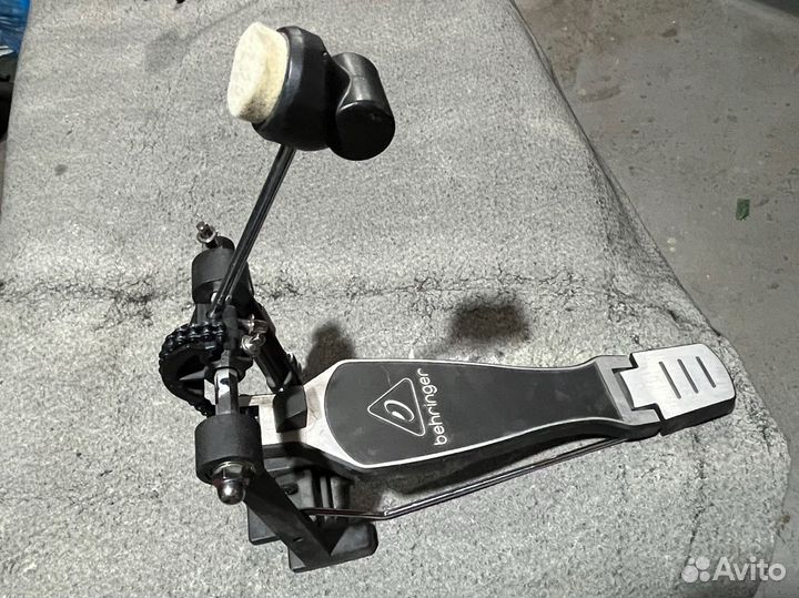 Педаль Behringer