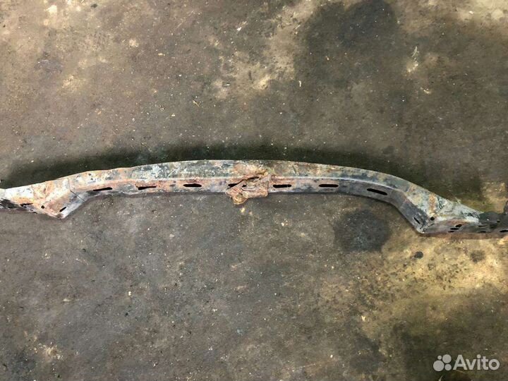 Кронштейн переднего бампера renault safrane 1