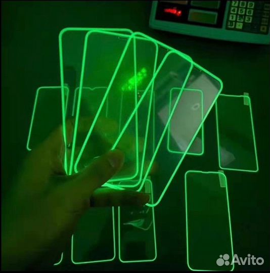 Защитное стекло для айфона светящееся