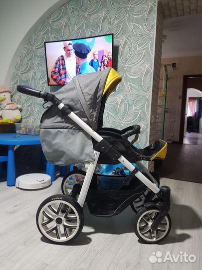 Прогулочная коляска
