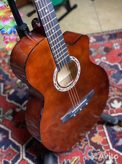 Акустическая гитара