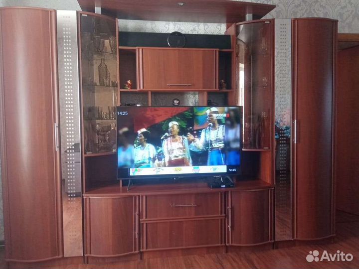 Стенка в гостиную бу