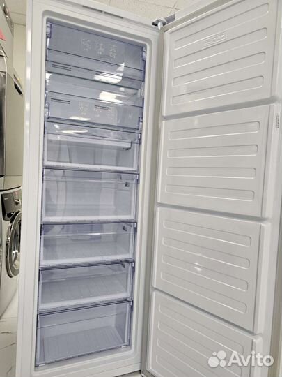 Морозильная камера Beko. Новая.2023