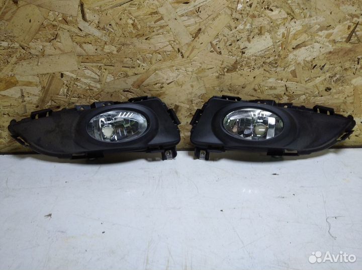 Рамка противотуманной фары Mazda Mazda 3