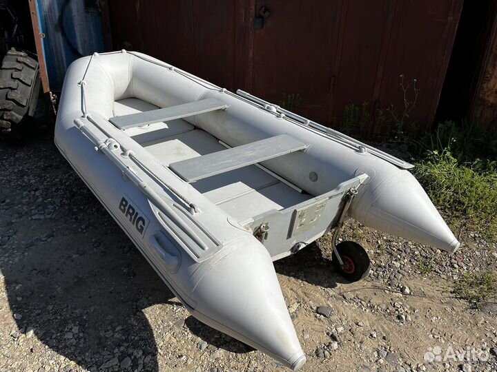 Продам лодку Brig 330 с мотором Tahatsu 9.8