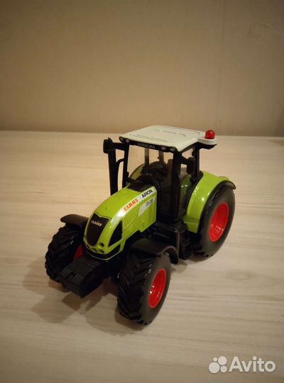 Трактор claas