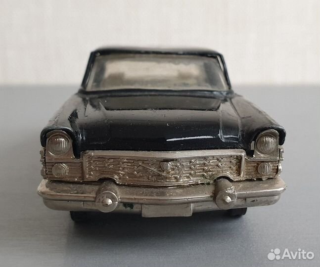 Машинка Чайка СССР модель 1:43
