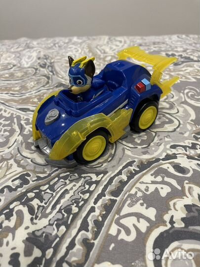 Гонщик с машинкой серии Мега щенки