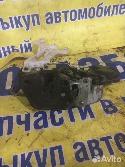 Замок двери задний левый Hyundai Sonata 4 (EF) таг