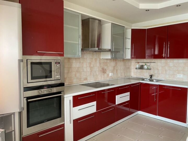 3-к. квартира, 106 м², 7/14 эт.