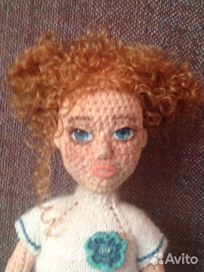 Вязаная интерьерная кукла