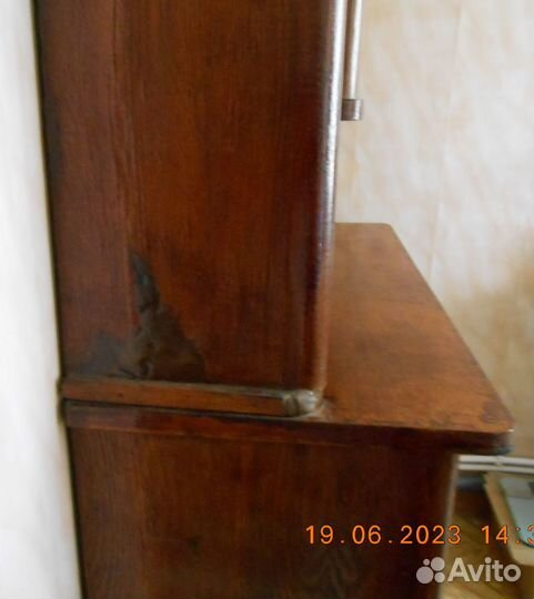 Старинный буфет горка