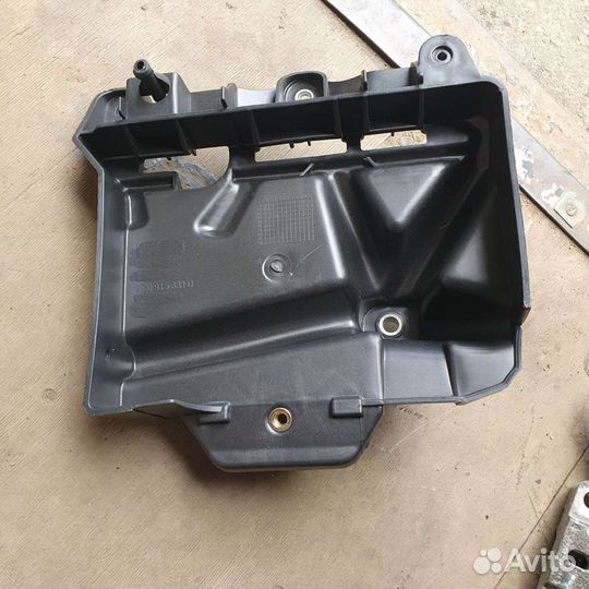 Площадка крепления аккумулятора шкода рапид polo