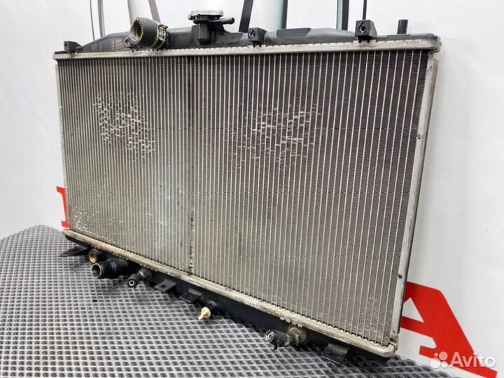 Радиатор охлаждения двигателя Honda Accord 7 CL