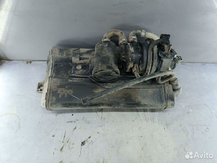 Фильтр паров топлива Volkswagen Jetta 4