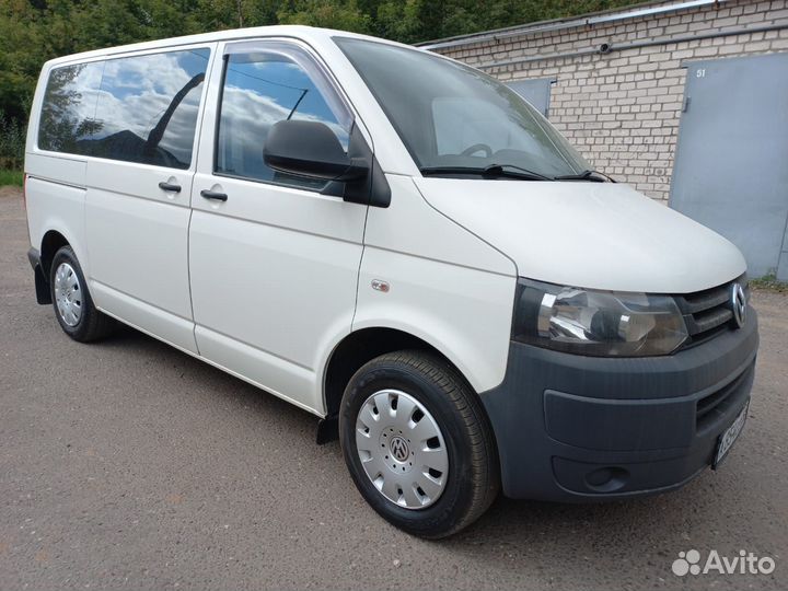 Volkswagen Caravelle микроавтобус, 2010