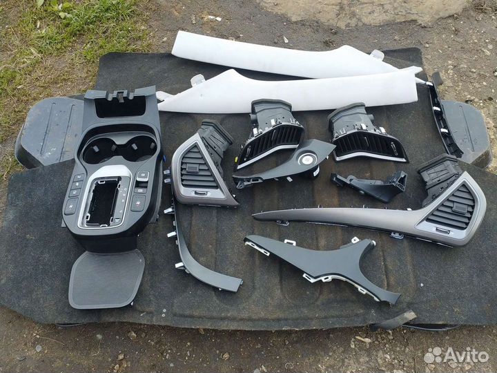 Пластик торпеды hyundai grand santa fe 2018 год