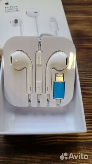 Наушники Apple EarPods Lightning