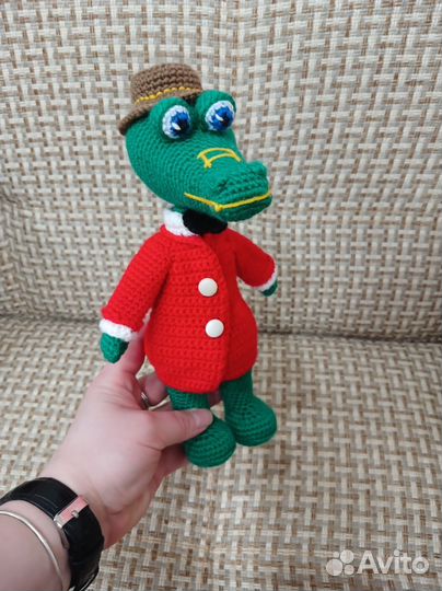 Крокодил гена вязаный