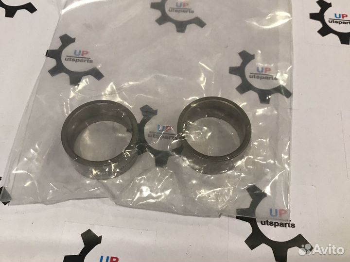 Втулка направляющая (вторичного вала) 15566