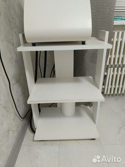 Этажерка на колесиках