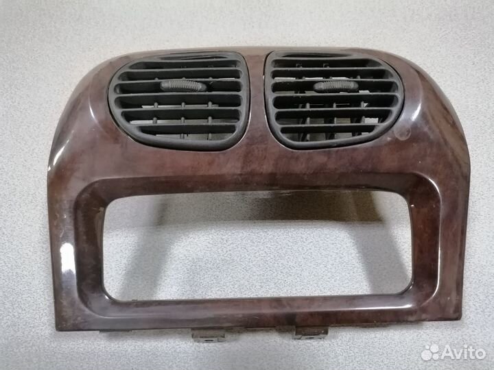 Консоль под магнитолу с дефлектором Kia Joice 1999