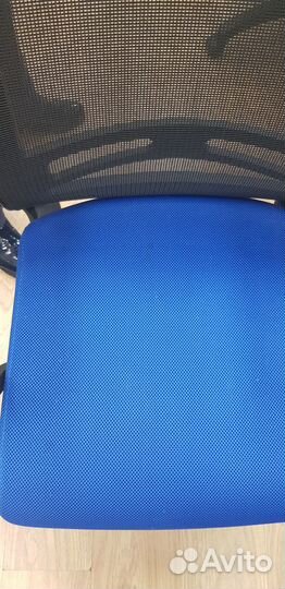 Офисное кресло сетка (21 шт) синие и оранжевые