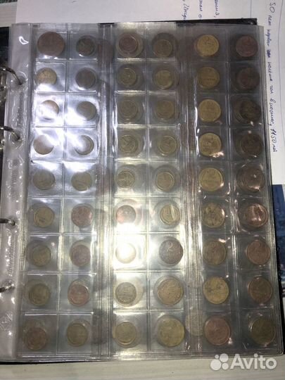 Небольшая коллекция монет и бон