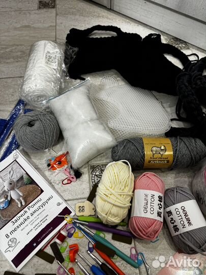 Большой набор для вязания (пряжа бисквит, крючки)