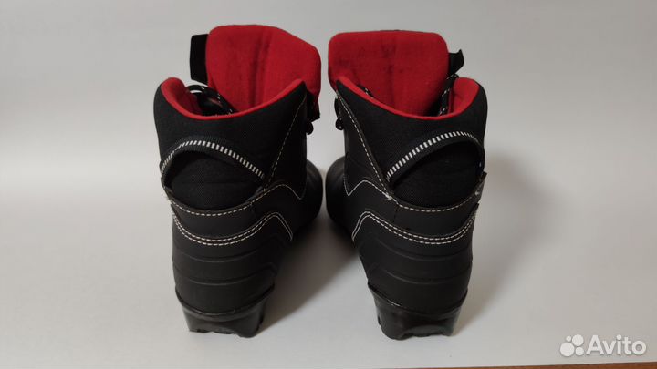 Лыжные ботинки 38 размер черные