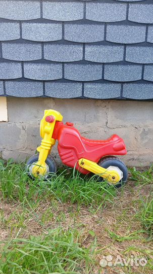 Два беговела для малышей