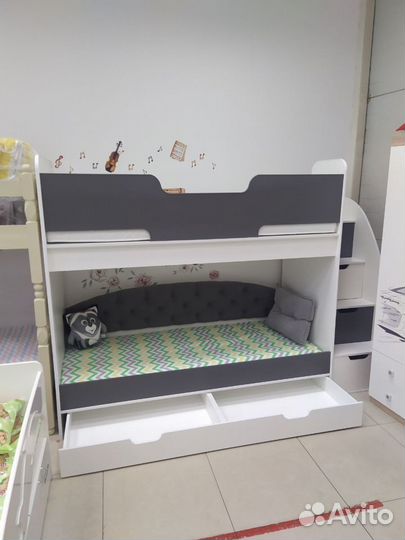 Двухъярусная кровать