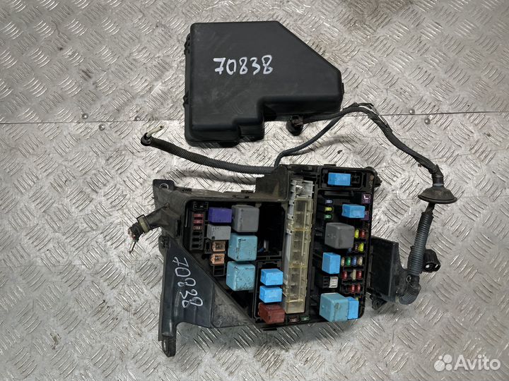 Блок предохранителей Toyota Sienna 2 (Тойота Сиенн