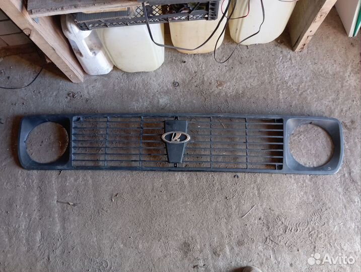 Решетка радиатора нива